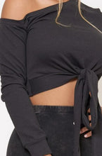 Cargar imagen en el visor de la galería, Dulce Off The Shoulder Crop Top
